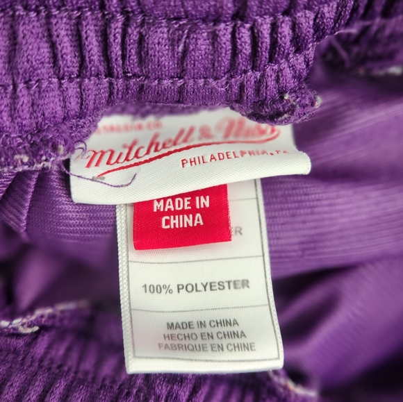 Mitchell & Ness Men's Lakers Shorts - Picture 3 of 4
